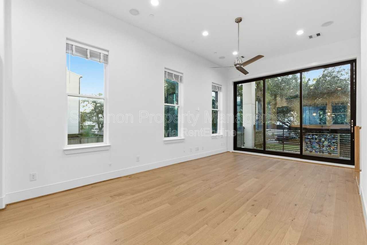 2412 Canal St #L - Photo 6 of 36