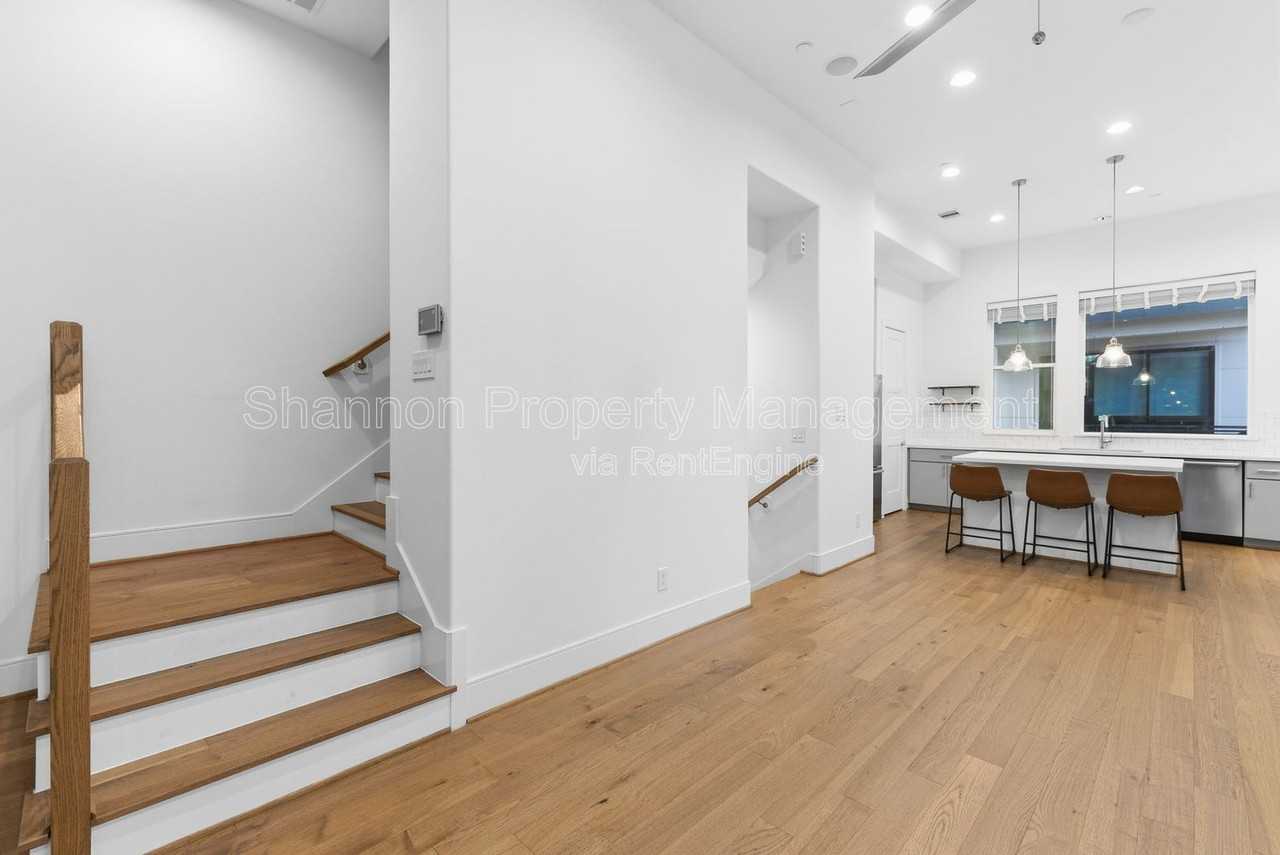 2412 Canal St #L - Photo 7 of 36