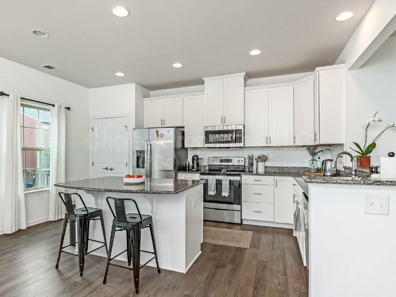 4027 Zilker Park Dr - Photo 4 of 34