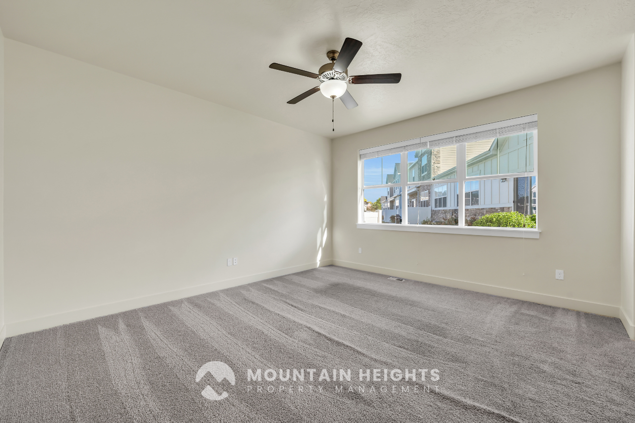 607 E Sawback Ln - Photo 6 of 50