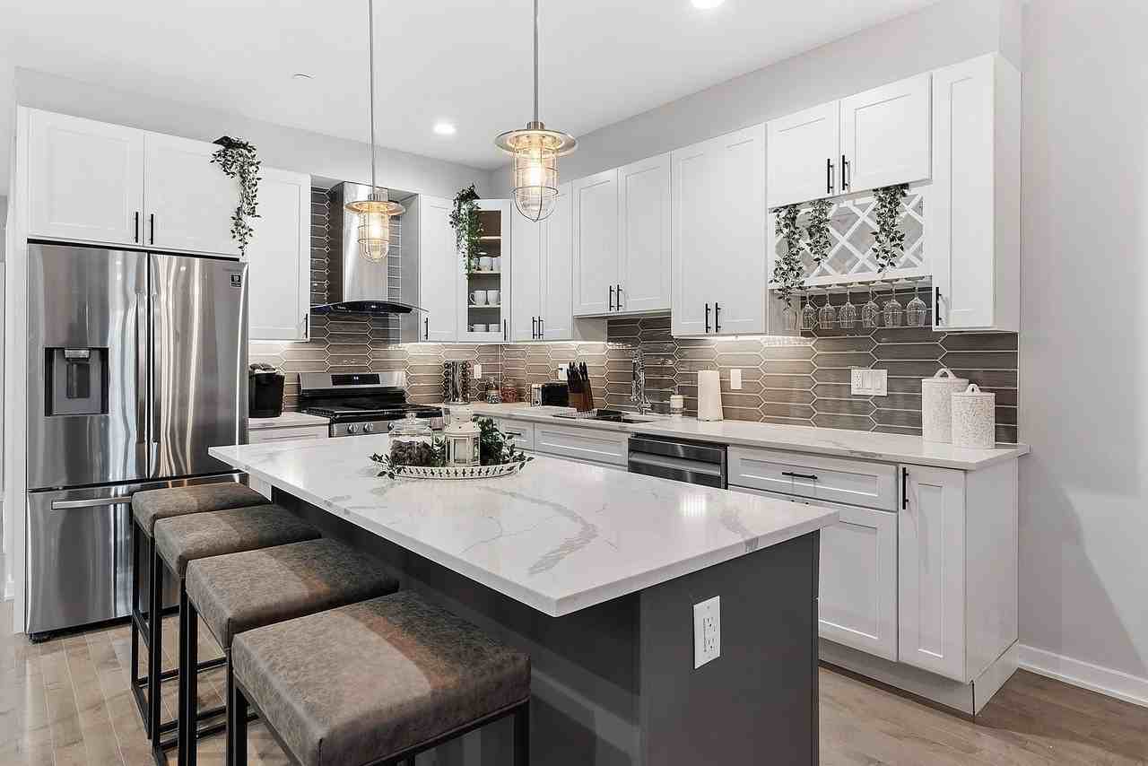 1611 N 27th St #1 - Photo 4 of 29