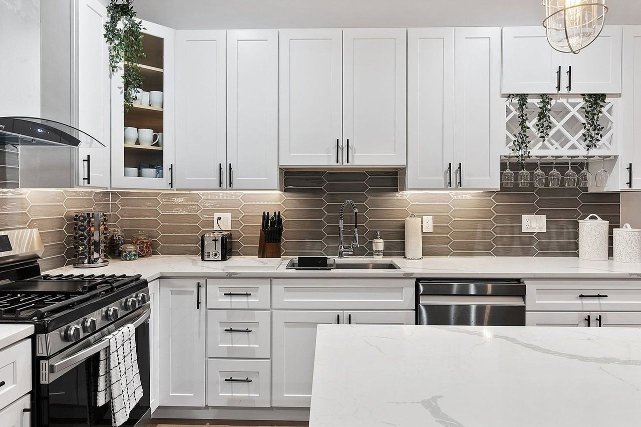 1611 N 27th St #1 - Photo 5 of 29