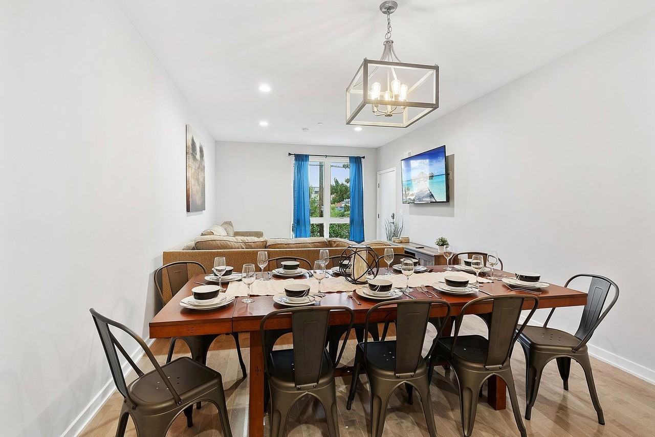 1611 N 27th St #1 - Photo 7 of 29