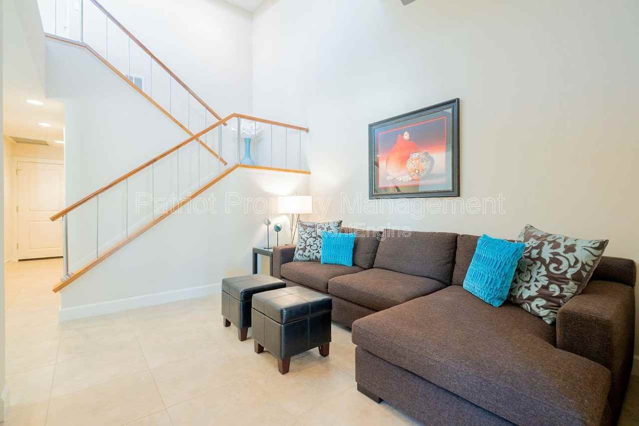 10640 E Vogel Ave - Photo 4 of 49