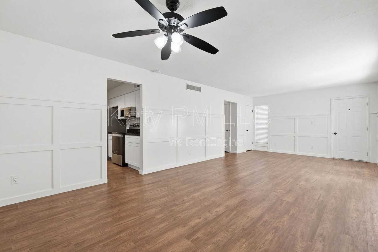 231 N Robson #7 - Photo 2 of 30