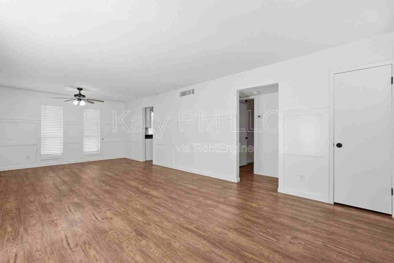 231 N Robson #7 - Photo 6 of 30