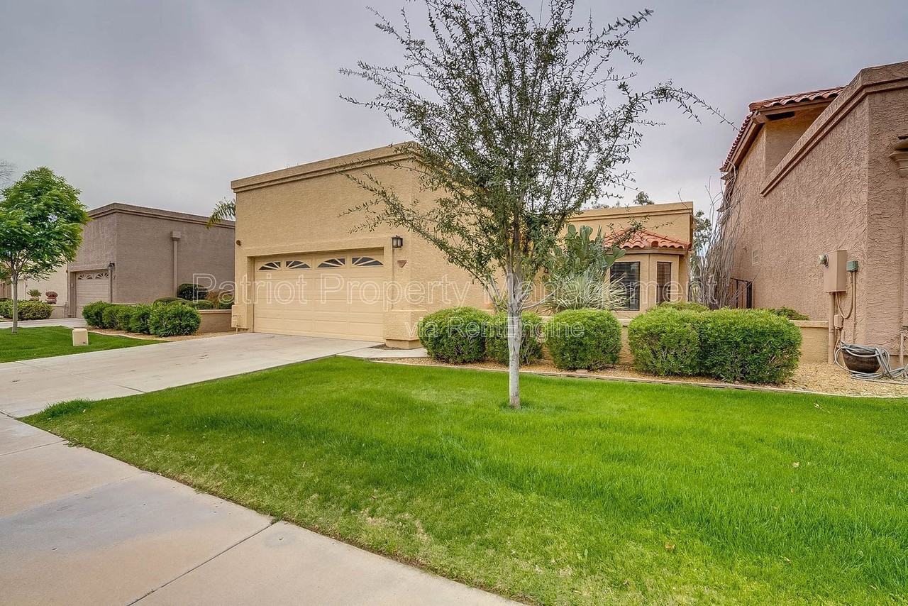 9520 N 105th St - Photo 4 of 46