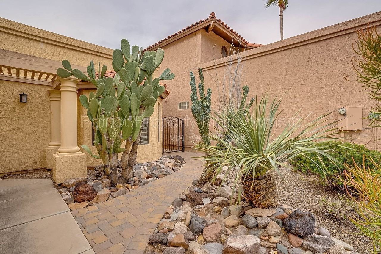 9520 N 105th St - Photo 5 of 46