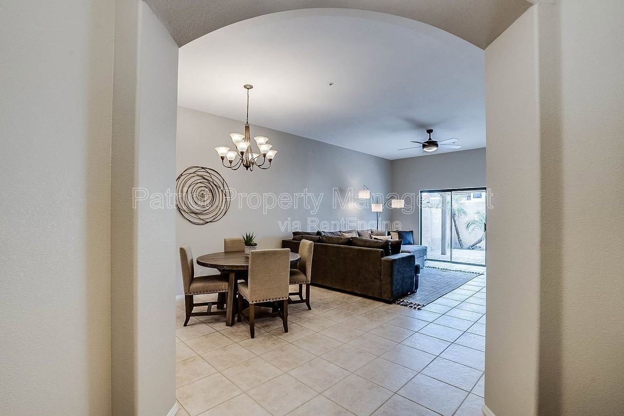 9520 N 105th St - Photo 7 of 46