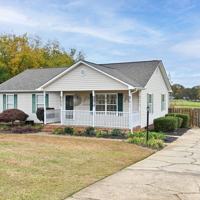 featured image of 1082 Hampton Rd