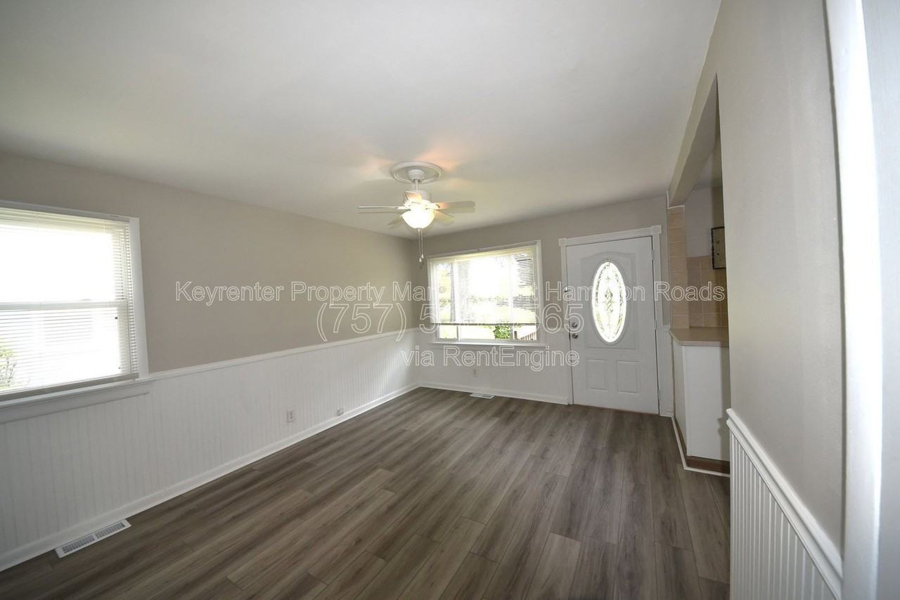 213 Bassett Ave - Photo 5 of 33