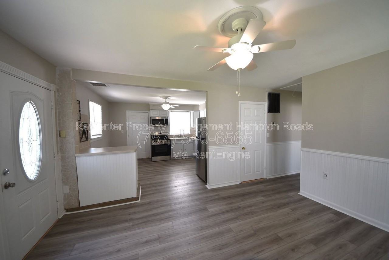 213 Bassett Ave - Photo 7 of 33