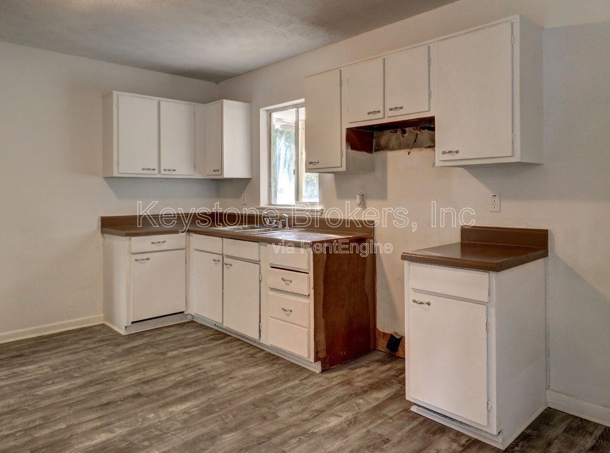 8774 Channing Dr - Photo 6 of 18