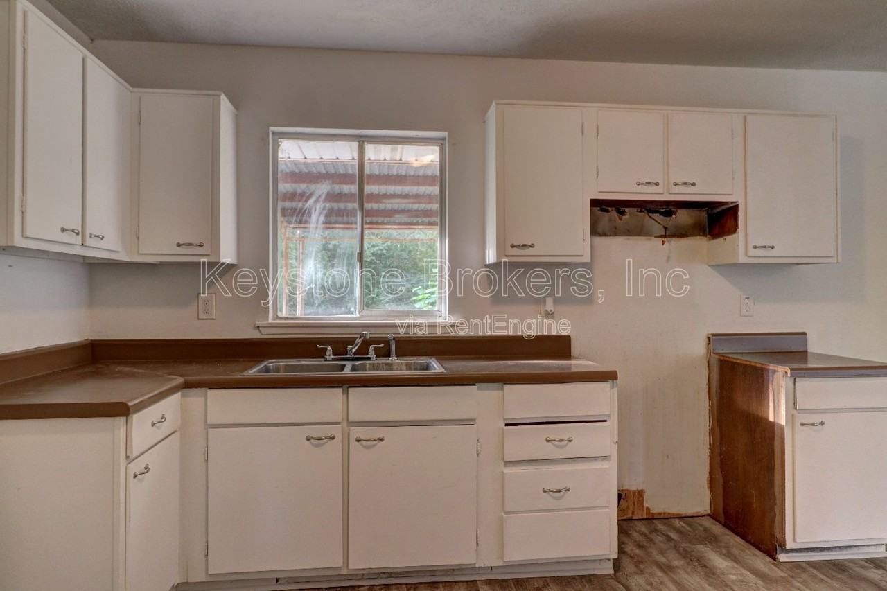 8774 Channing Dr - Photo 7 of 18