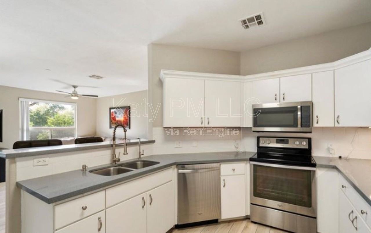 9550 E Thunderbird Rd #213 - Photo 3 of 20