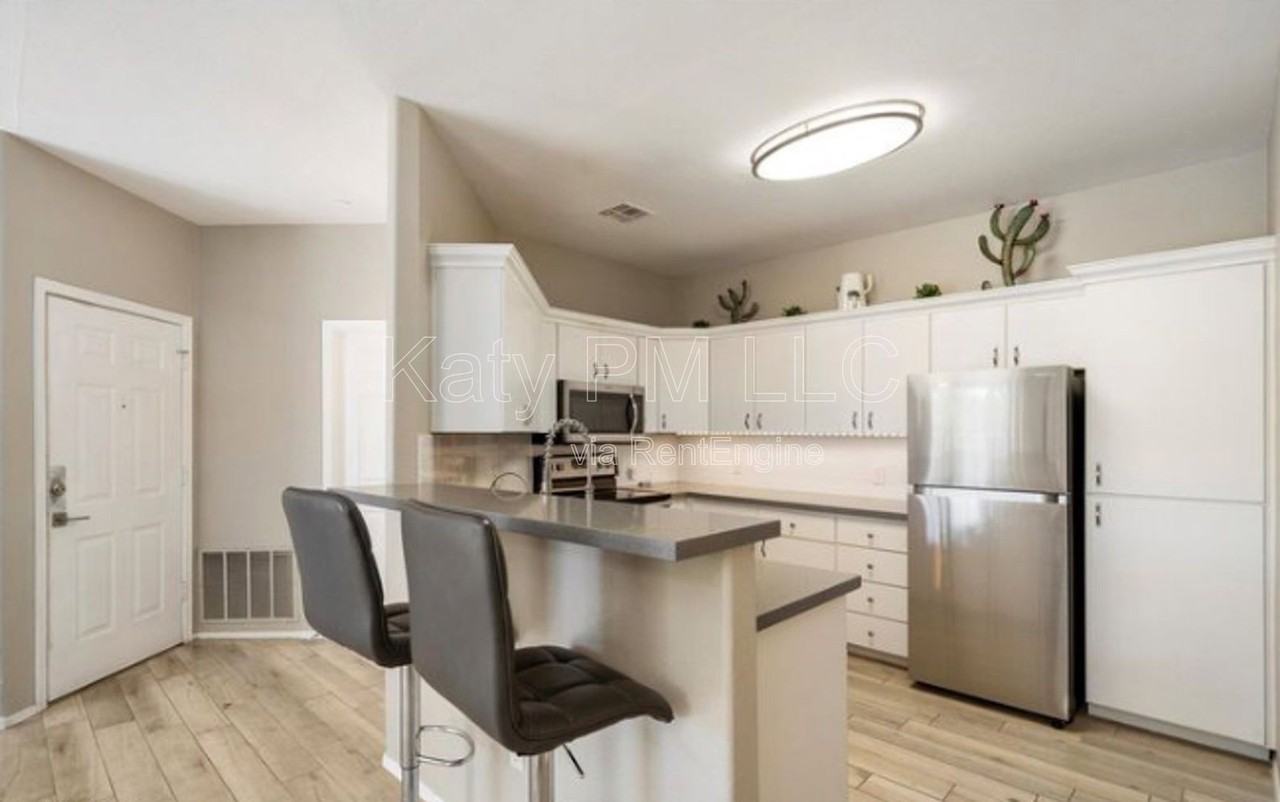 9550 E Thunderbird Rd #213 - Photo 4 of 20