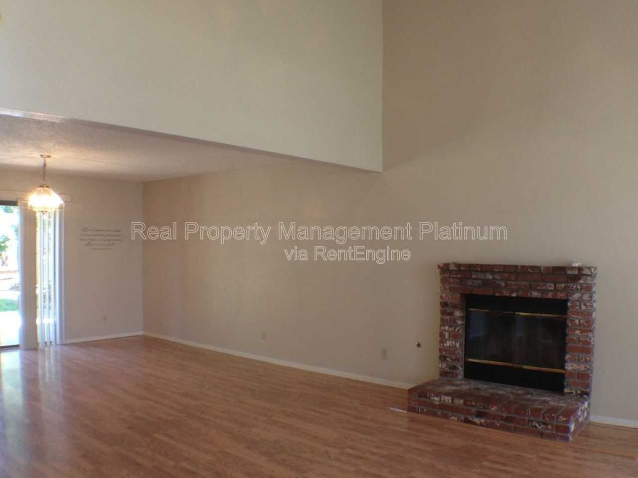 675 N Claremont Ave - Photo 3 of 26