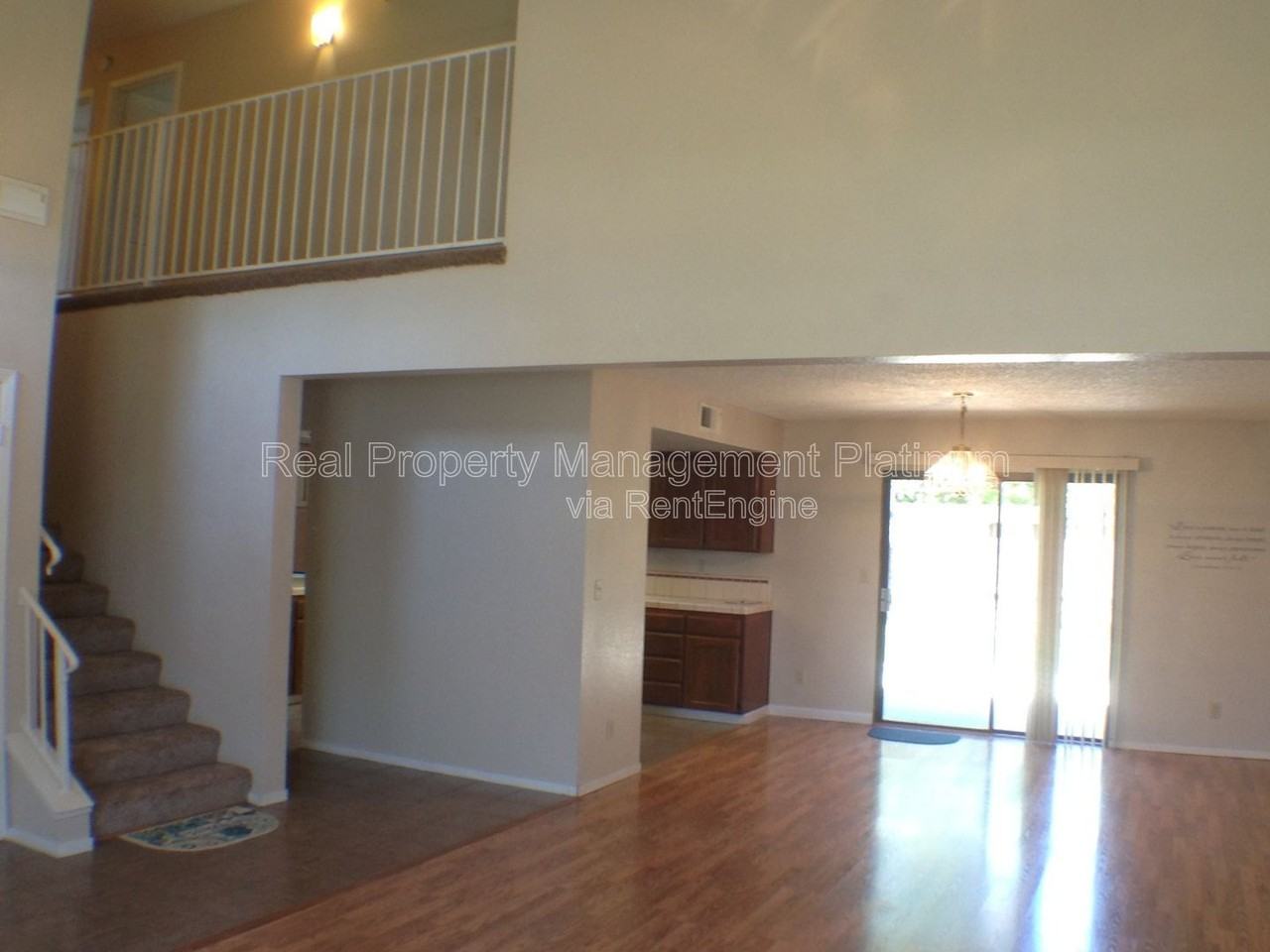 675 N Claremont Ave - Photo 4 of 26