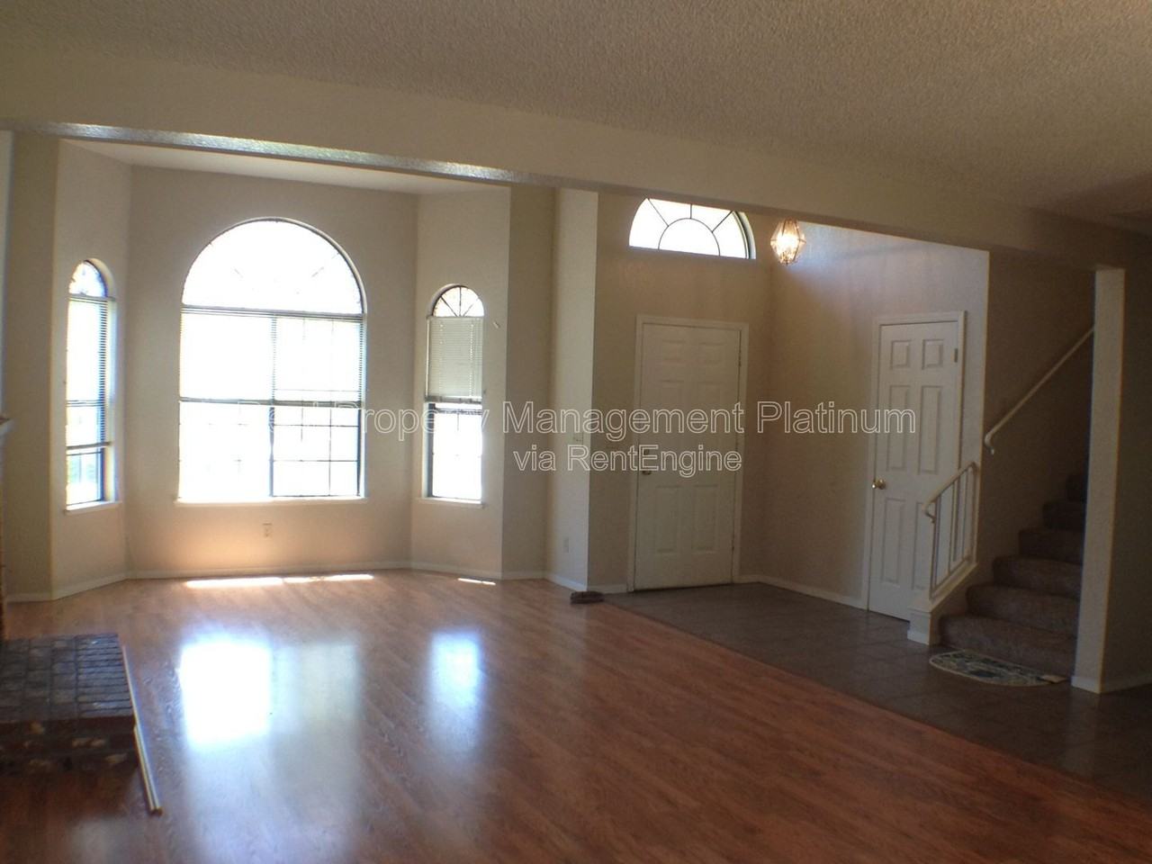 675 N Claremont Ave - Photo 6 of 26