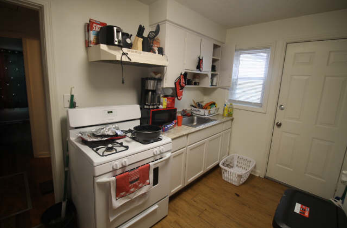 1631 Longfield Ave - Photo 6 of 15