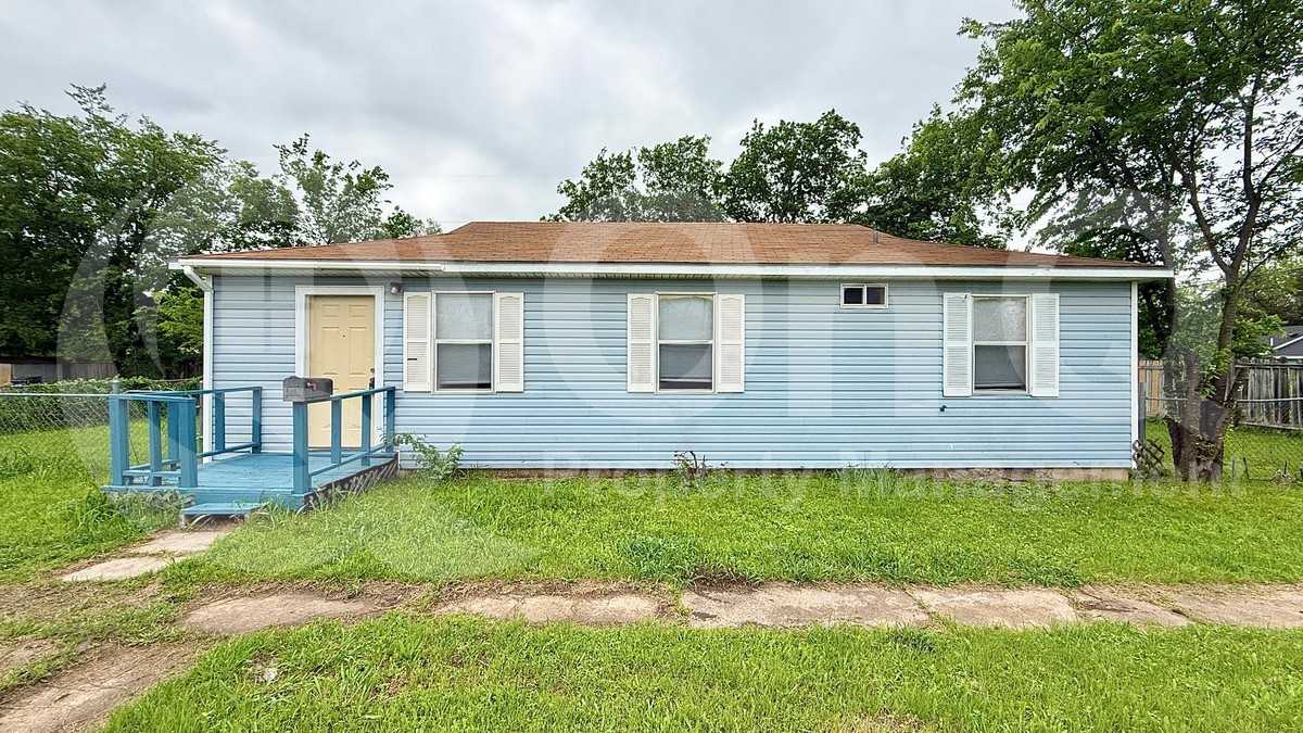 821 Garner Ave #3 - Photo 2 of 15