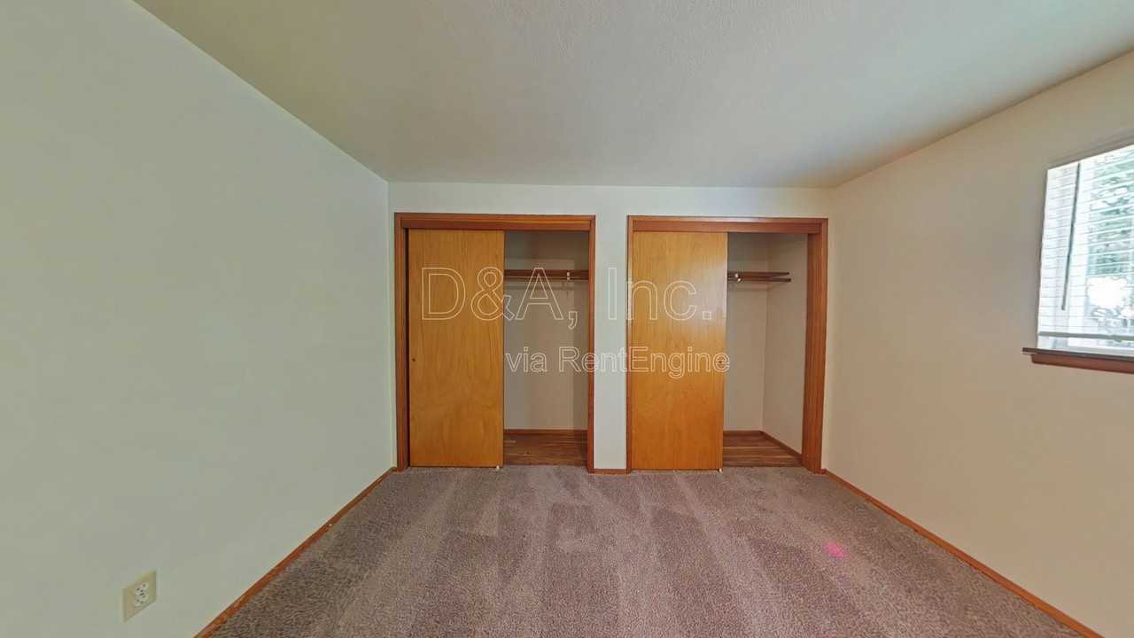 1639 Nw Kings Blvd - Photo 5 of 12