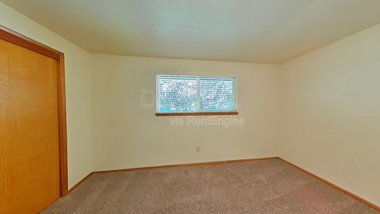 1639 Nw Kings Blvd - Photo 6 of 12