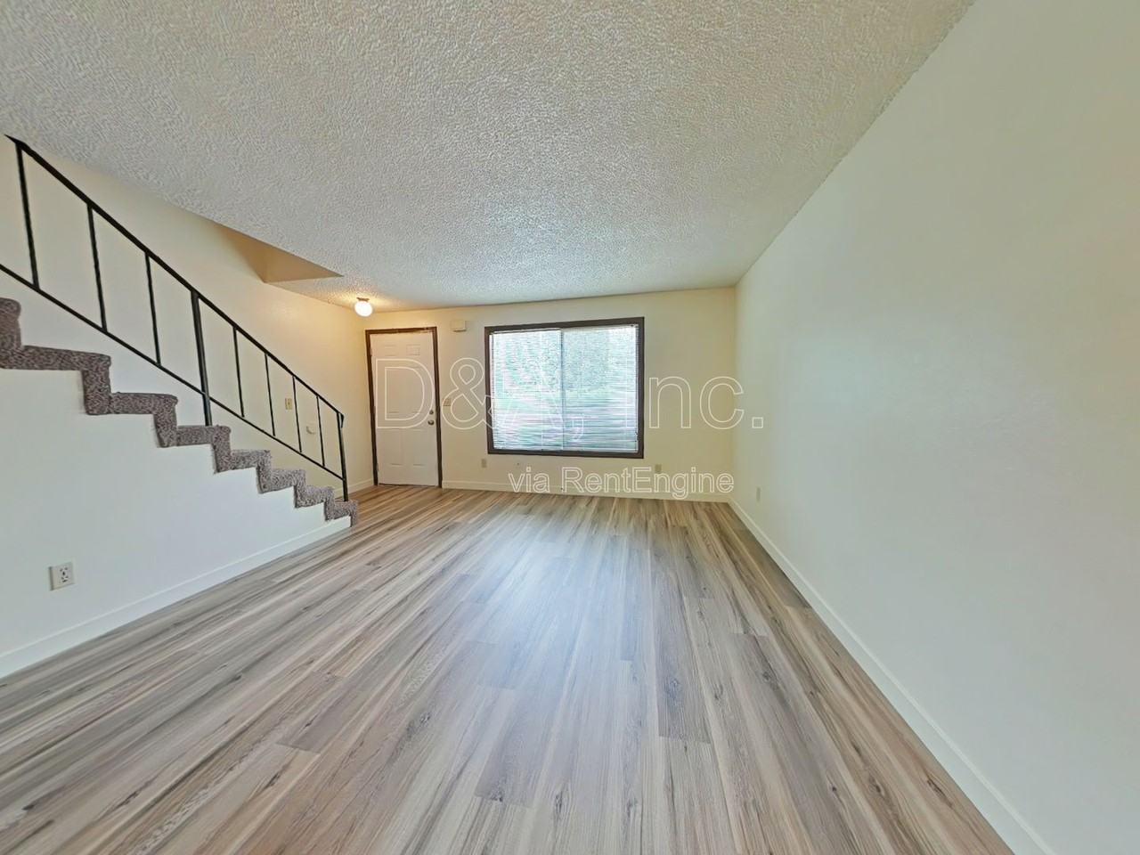 1777 Se Lilly Pl - Photo 2 of 9