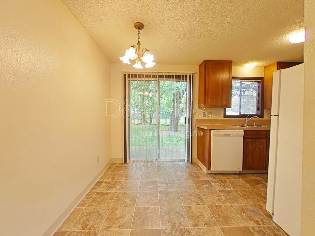 1777 Se Lilly Pl - Photo 3 of 9