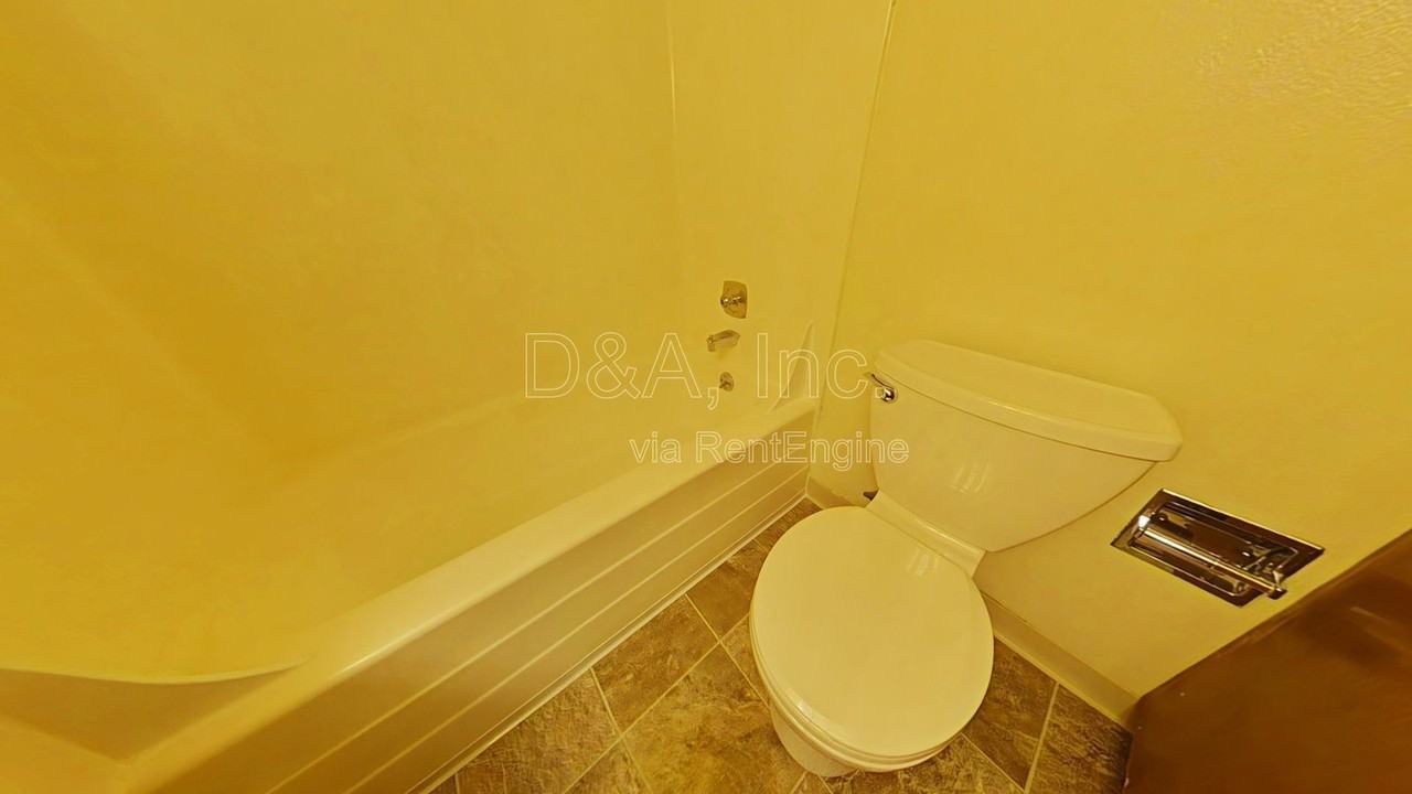 1777 Se Lilly Pl - Photo 7 of 9