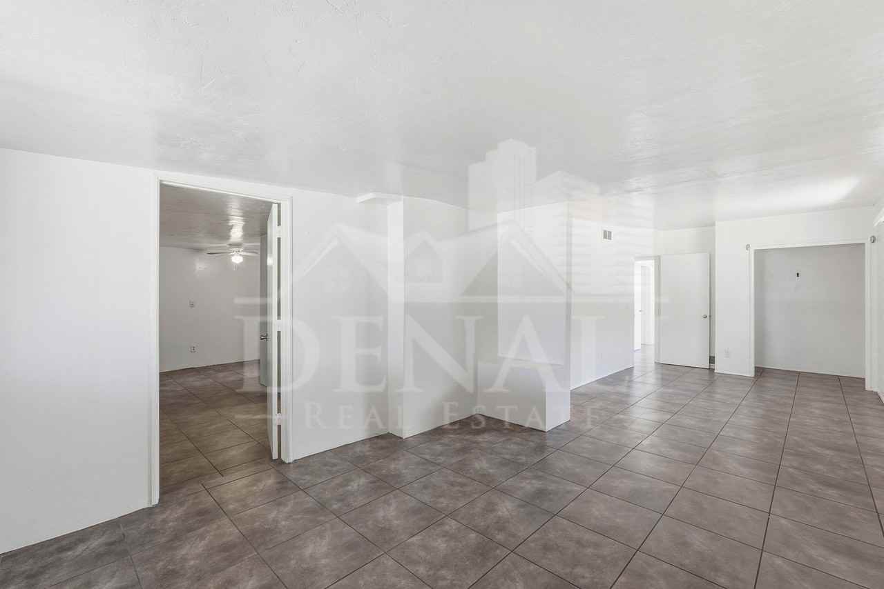 1808 W Caravelle Rd - Photo 7 of 38