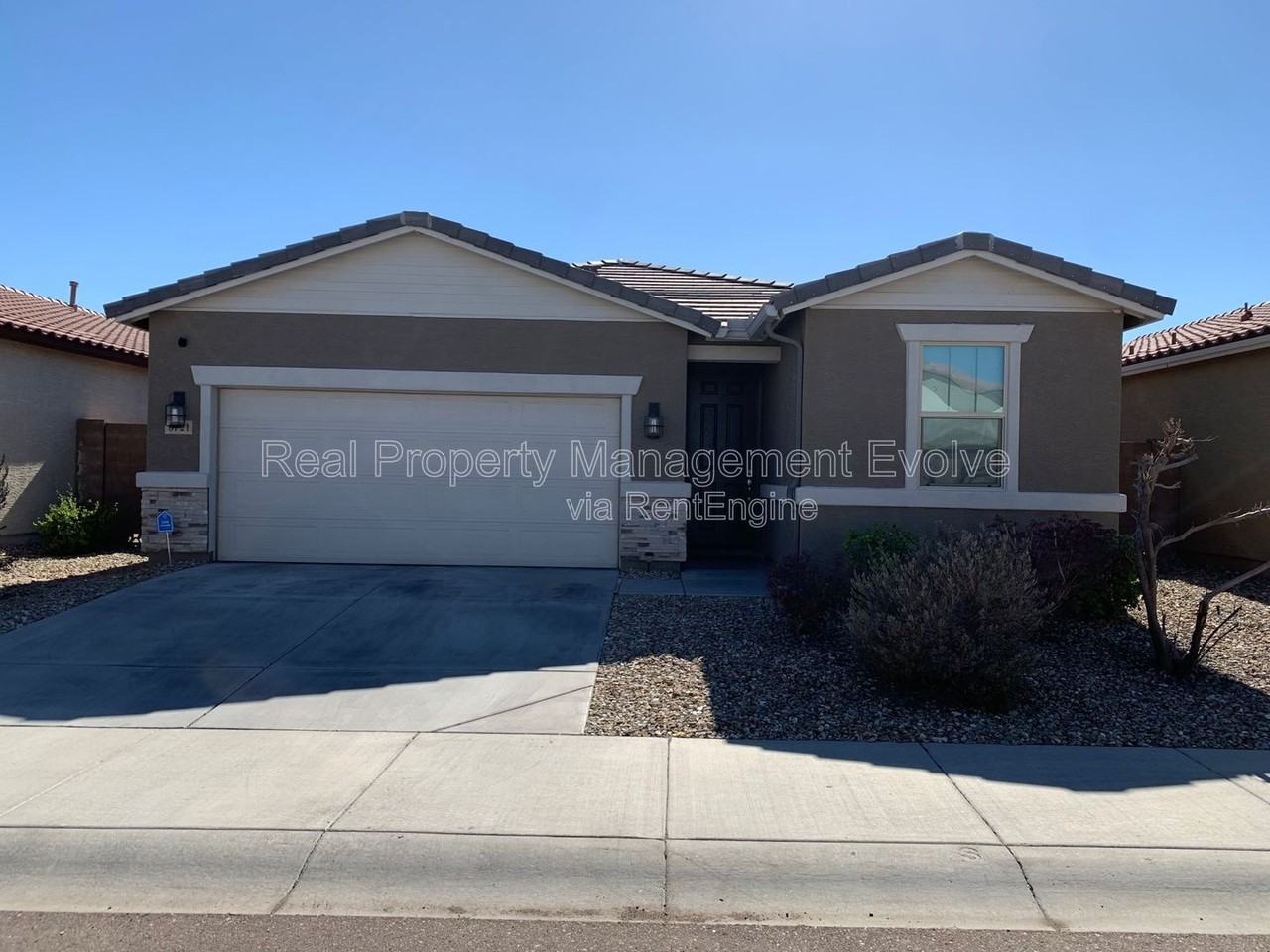 8721 W Mackenzie Dr - Photo 2 of 30