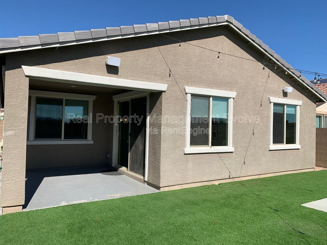 8721 W Mackenzie Dr - Photo 5 of 30