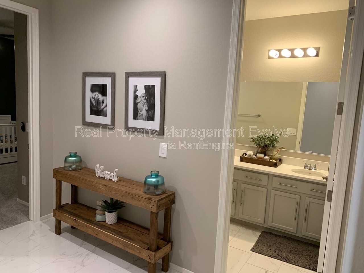 8721 W Mackenzie Dr - Photo 7 of 30