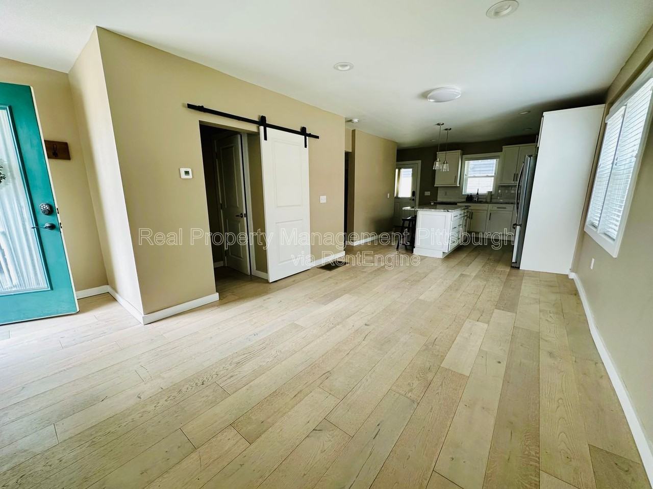 190 49th St - Photo 5 of 14