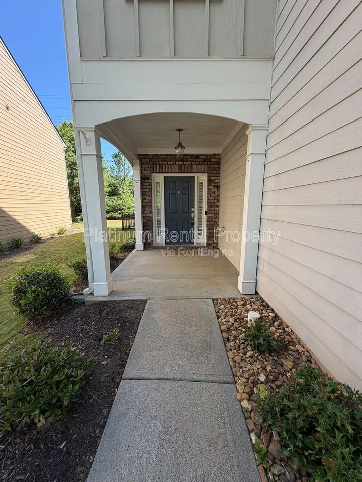 5555 Falls Landing Dr - Photo 4 of 43