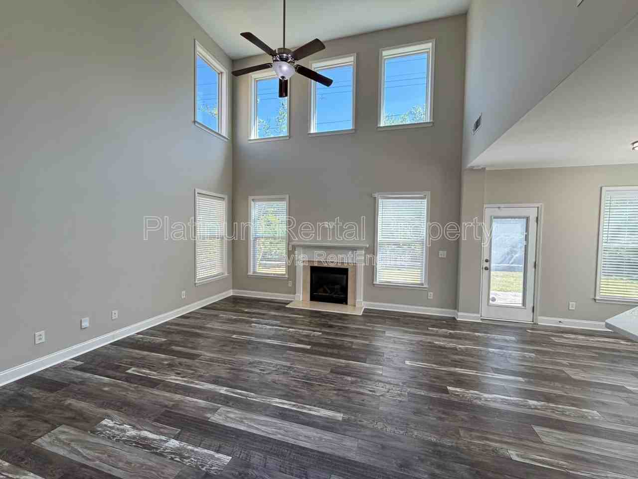 5555 Falls Landing Dr - Photo 6 of 43