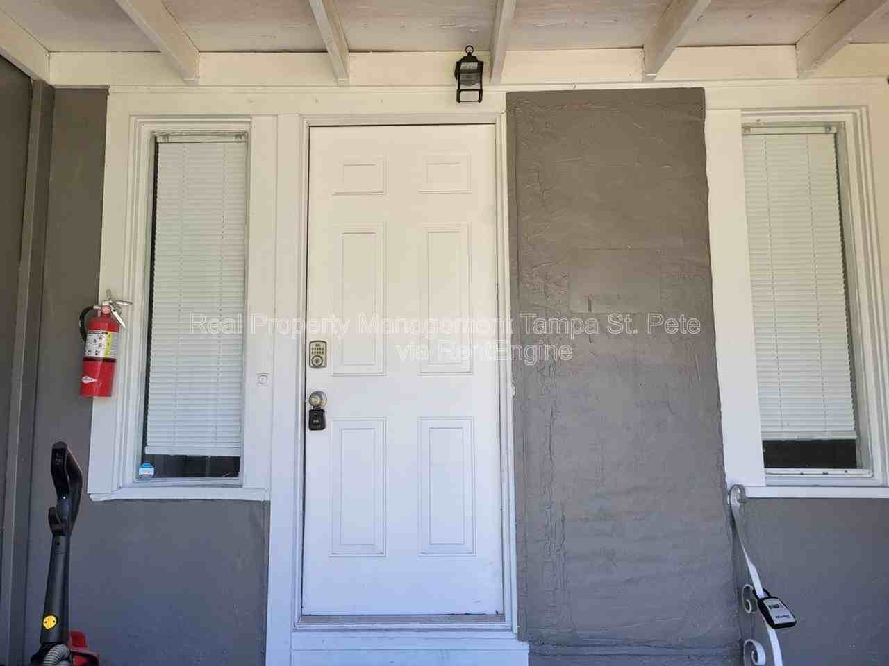 618 17th Ave S #W - Photo 2 of 19