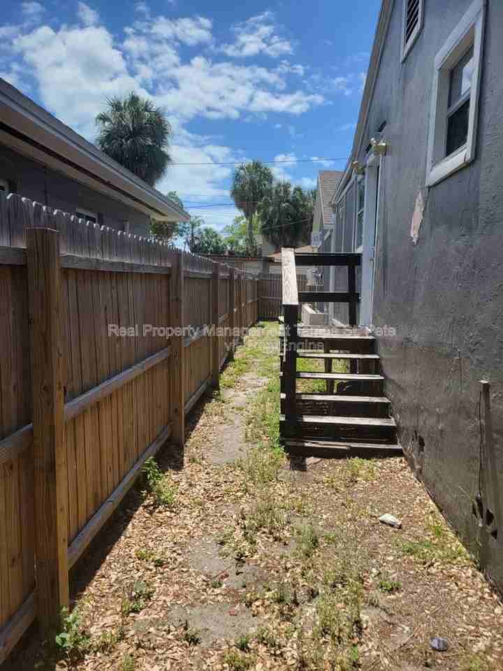 618 17th Ave S #S - Photo 2 of 18