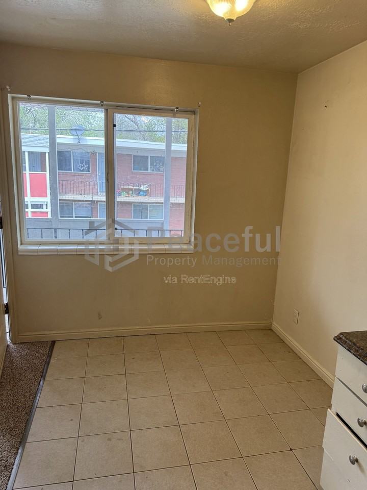 747 S 800 E #8 - Photo 3 of 8