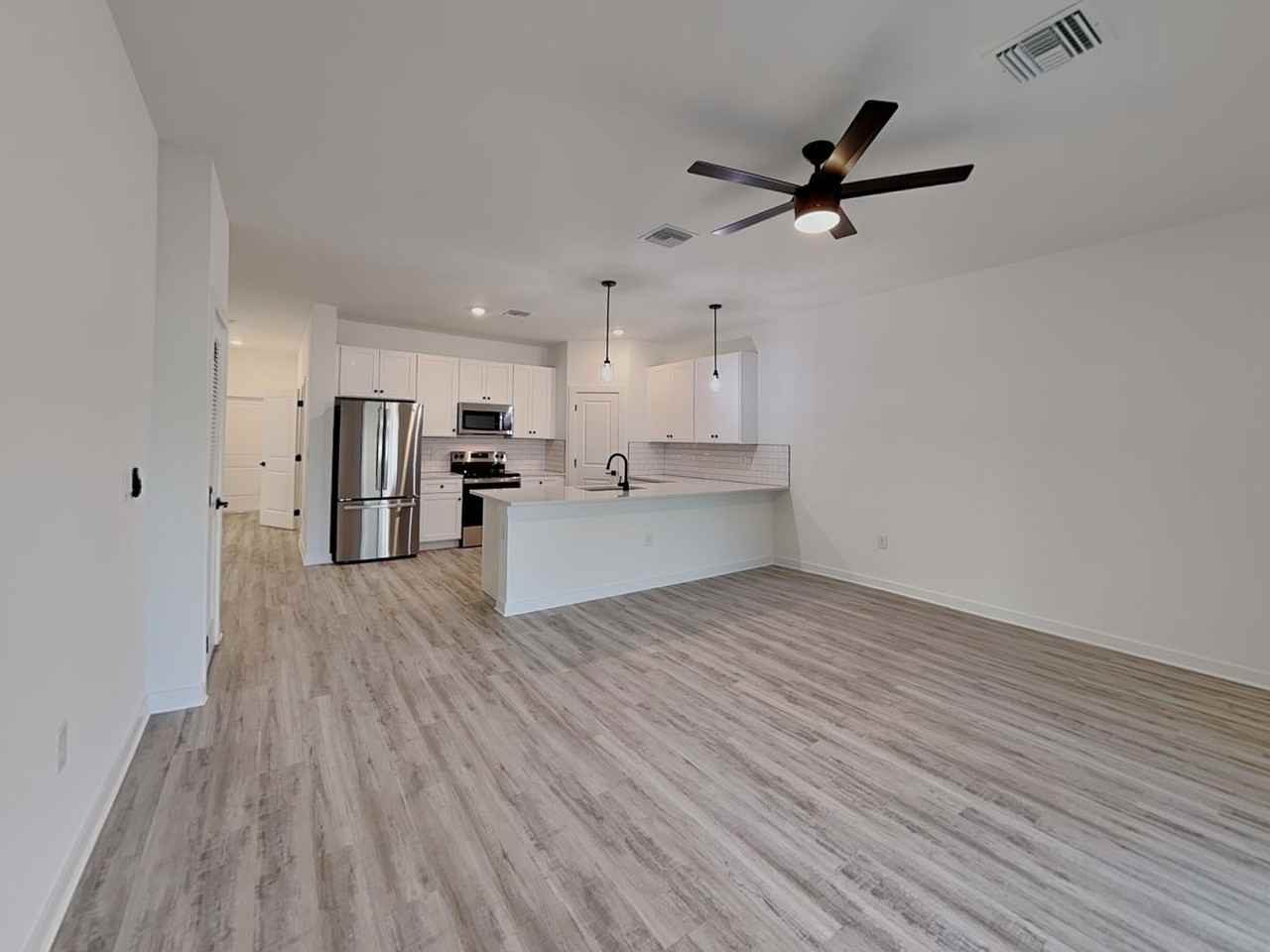 1114 Bismarck Rd - Photo 4 of 44