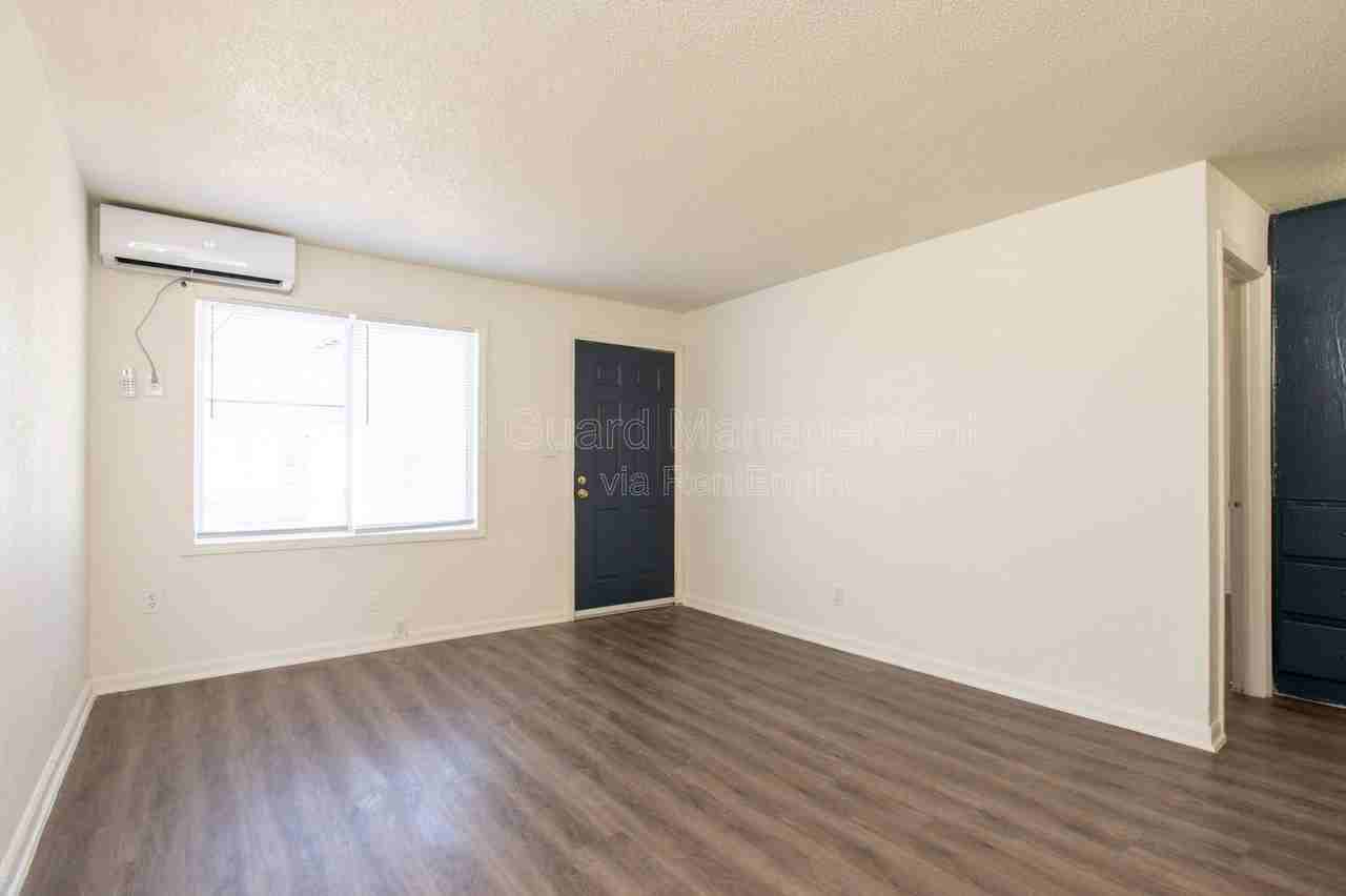 719 Sylvan Ln #719S - Photo 4 of 21