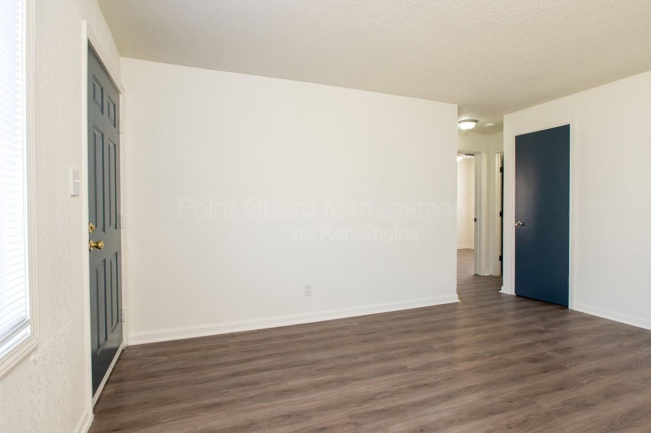 719 Sylvan Ln #719S - Photo 7 of 21