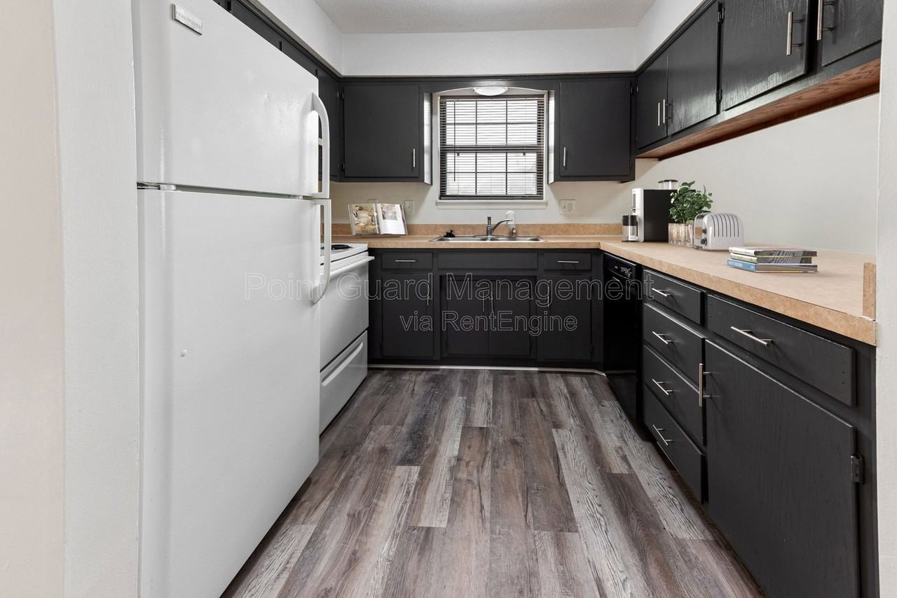 7015 N Chas Dr #D - Photo 2 of 24