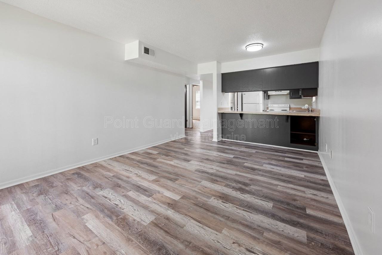 7015 N Chas Dr #D - Photo 6 of 24