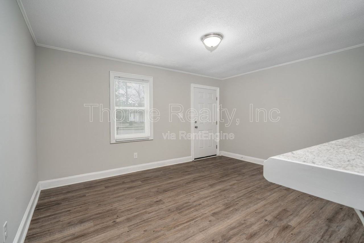 725 Atlantic Ave - Photo 2 of 20