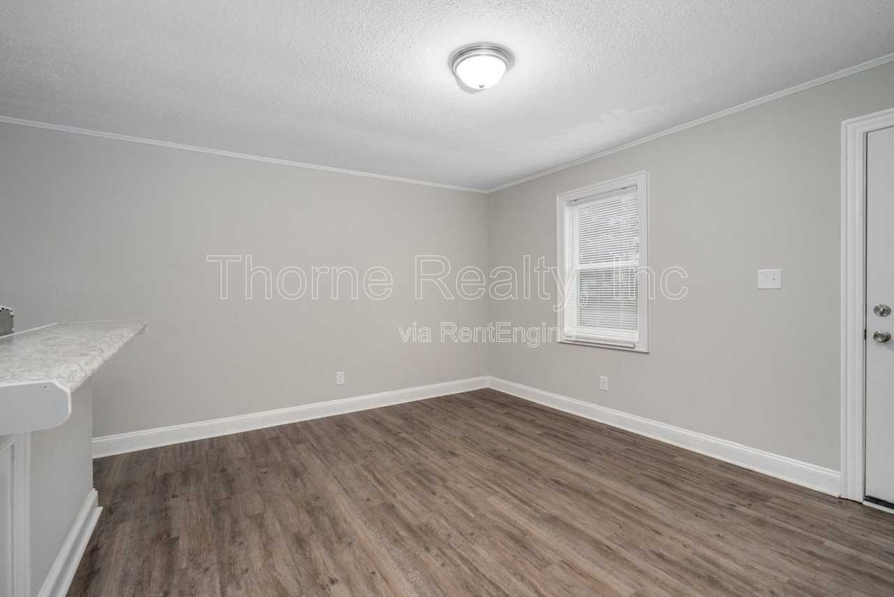 725 Atlantic Ave - Photo 3 of 20