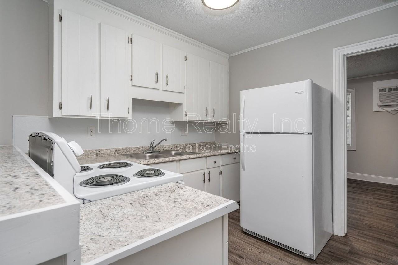 725 Atlantic Ave - Photo 5 of 20