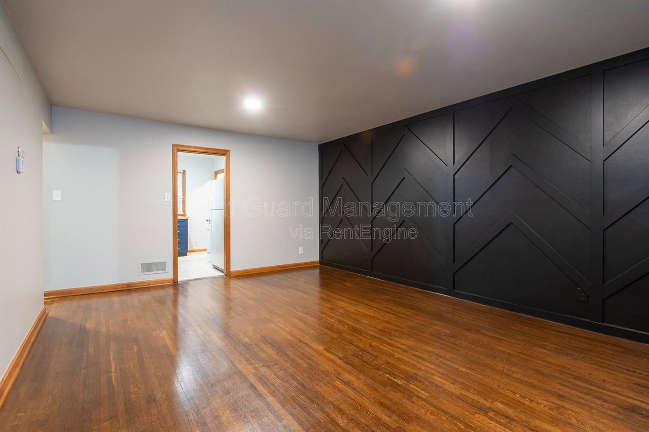 6102 E Oakwood Dr #1 - Photo 2 of 31