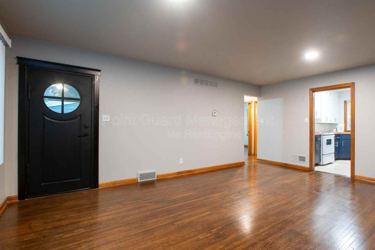 6102 E Oakwood Dr #1 - Photo 3 of 31